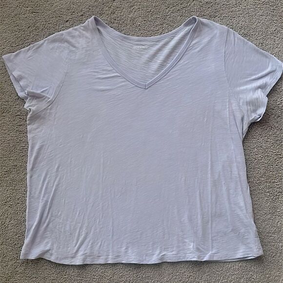 Old Navy Everywear V Neck Slub Knit Tee Shirt in Stained Glass! - Picture 11 of 12